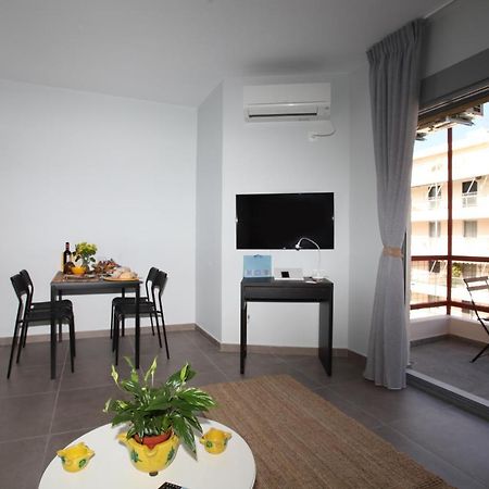 Edem Beach Apartment With Mountain View By Athenian Homes 外观 照片